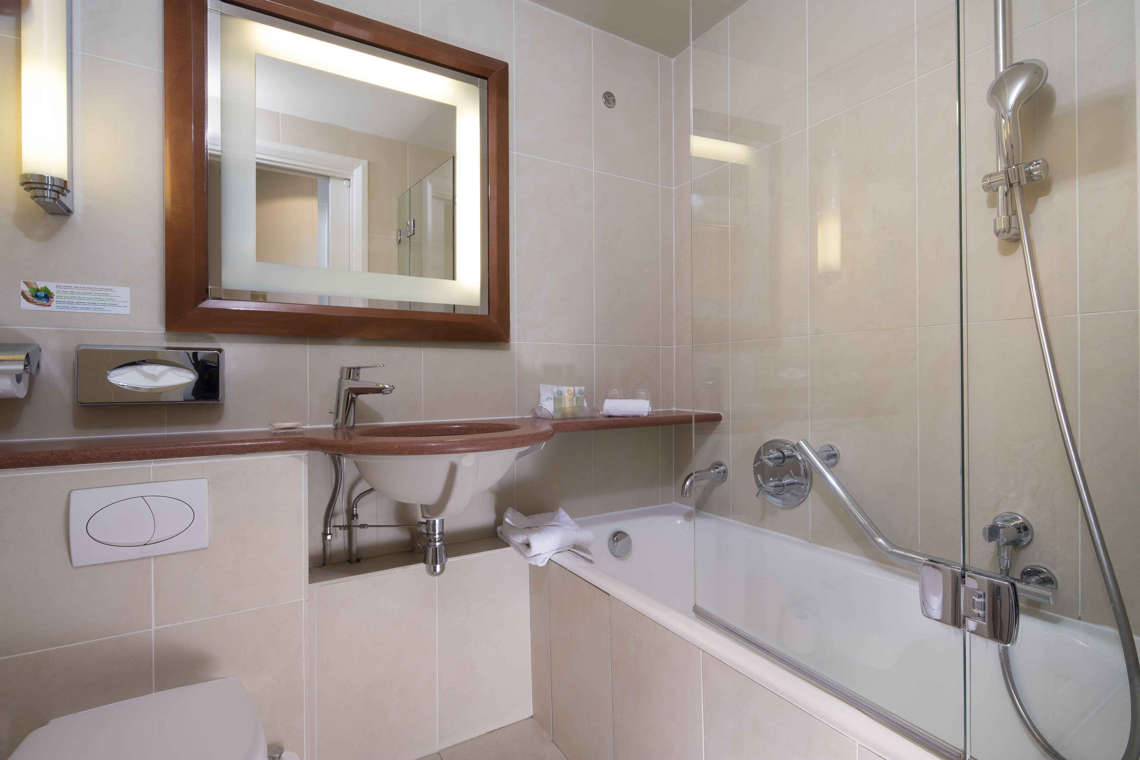 Louvre Opera Hotel 3*