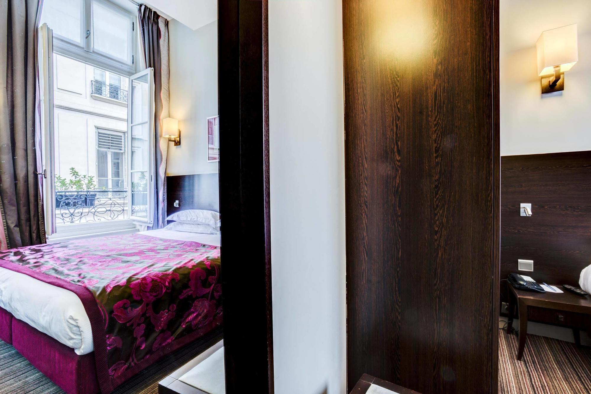 Louvre Opera Hotel 3*