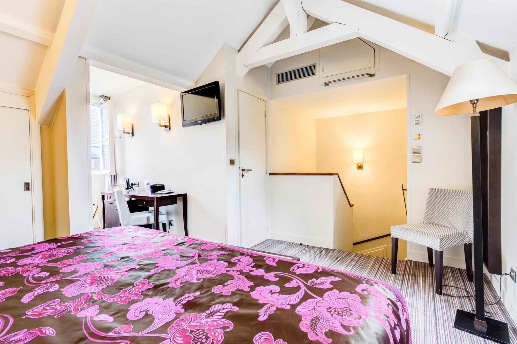 Louvre Opera 3* Paris