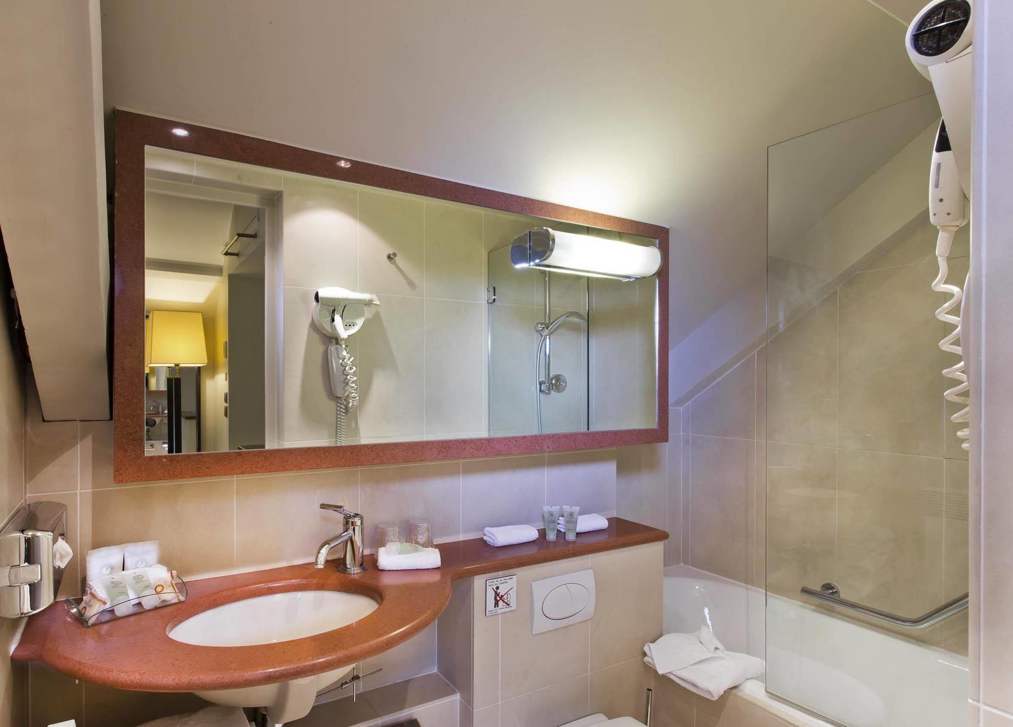 Louvre Opera Hotel Paris