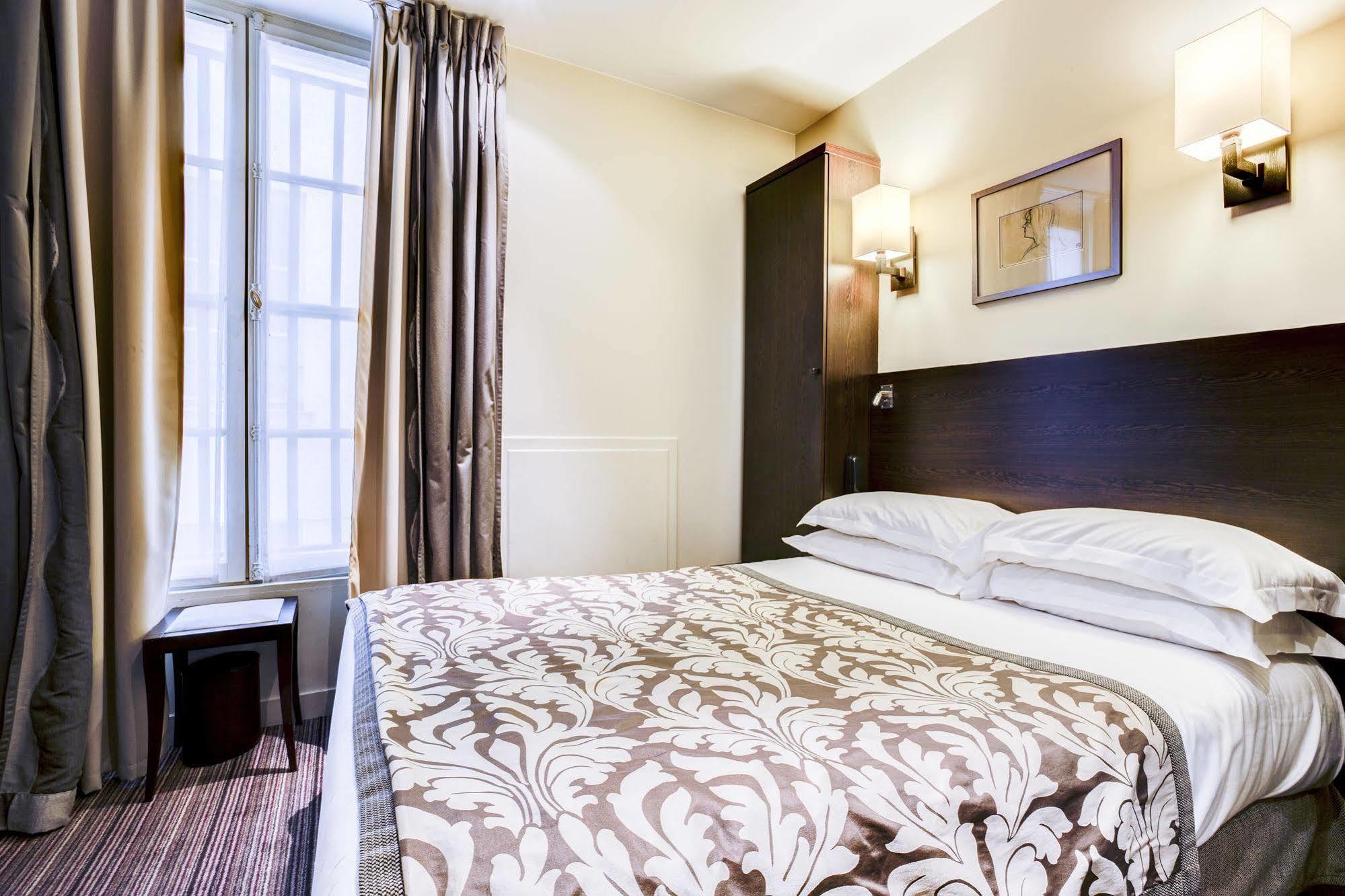 Hotel Louvre Opera Paris